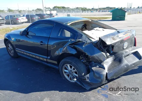 2008 Ford Mustang V6 Deluxe/V6 Premium z USA, uszkodzony, nr VIN 1ZVHT80N885162474